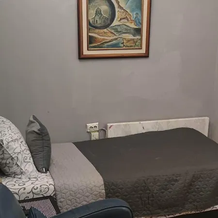 Toprooms12 Apartment